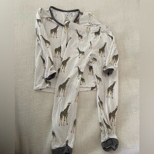 Kyte Baby Long Sleeve Pajamas, 3T, giraffe print